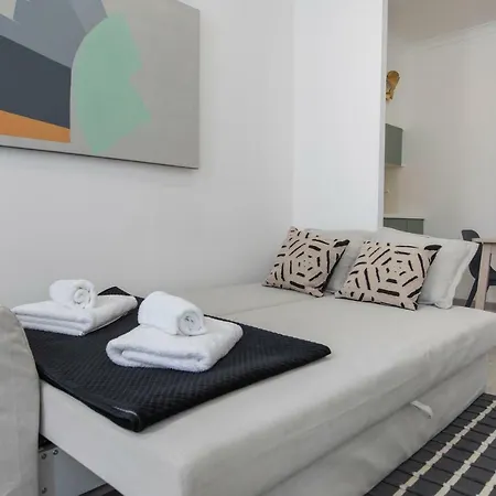 Apartment Principe Real: Elegant Flat With Terrace